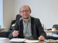 Начал обучение на группового психотерапевта
